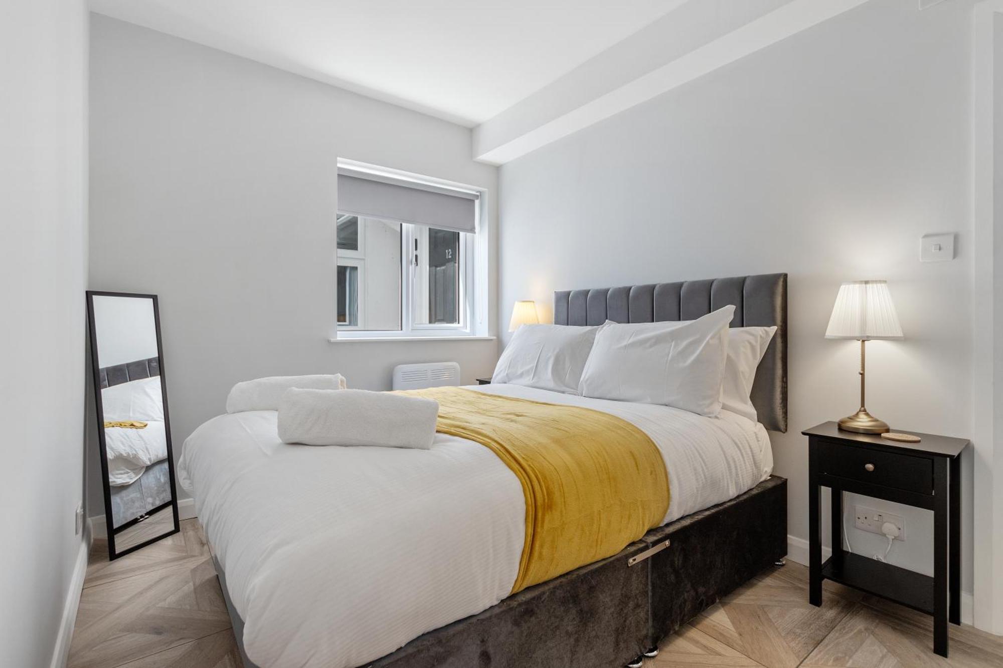 Modern Apartment Free Off Road Parking 2X Double Rooms Suite 11 นอตติงแฮม ภายนอก รูปภาพ