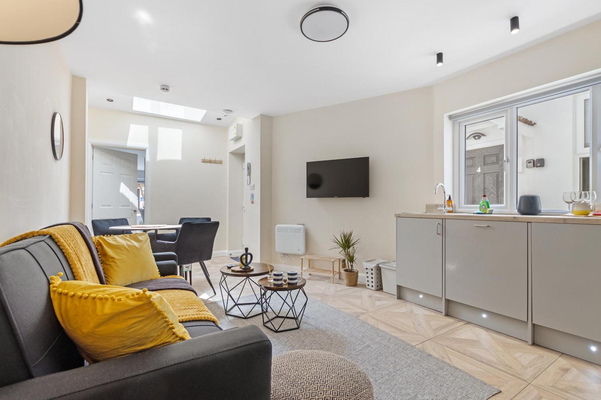 Modern Apartment Free Off Road Parking 2X Double Rooms Suite 11 นอตติงแฮม ภายนอก รูปภาพ